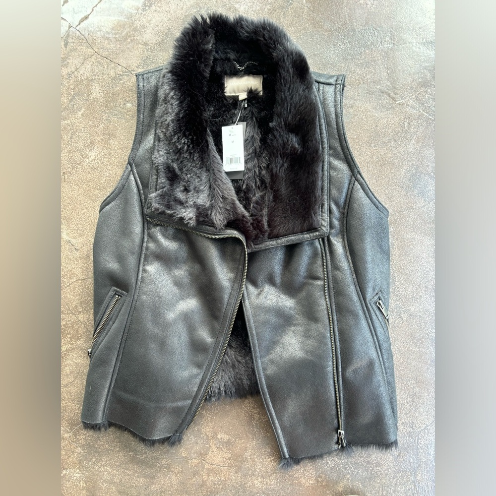 Banana Republic black faux sleeveless leather jacket/vest, size M, NWT!